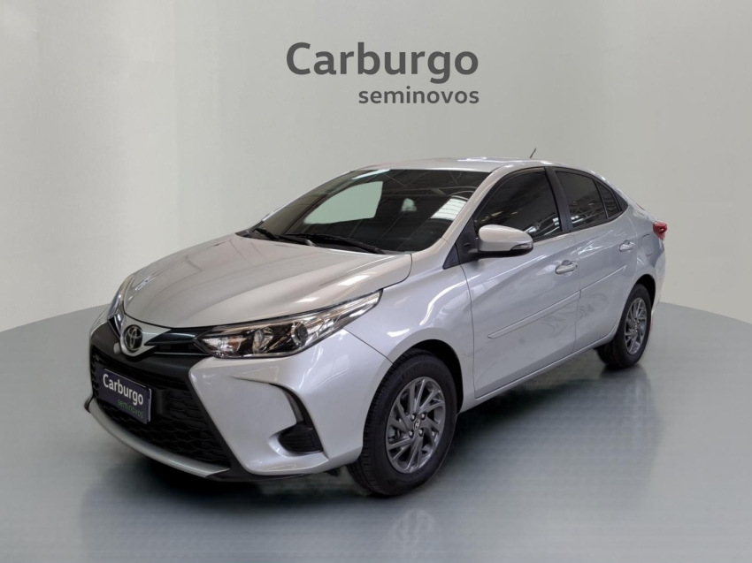 Yaris 1.5 16V FLEX SEDAN XL LIVE MULTIDRIVE